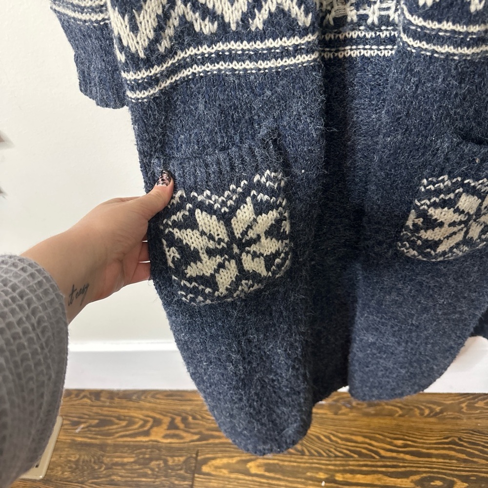 Navy and White Patterned Long Cardigan - Picture 3 of 5